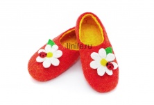 Felt slippers "Daisies on red" | Online store of linen products «Linife»