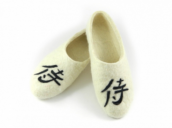 Felt slippers "Hieroglyphs" | Online store of linen products «Linife»