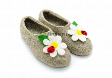 Купить Felt slippers "Daisies on gray"